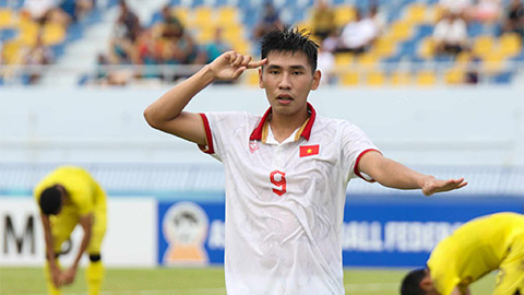 Vua phá lưới U23 Đông Nam Á chia tay U23 Việt Nam
